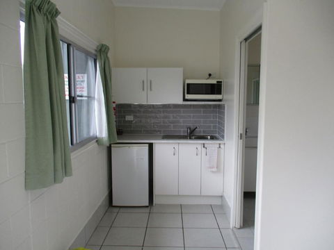 Ingham Tourist Park - Sydney 4u 2