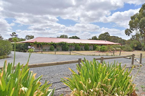Inglewood Motel And Caravan Park Victoria - Sydney 4u 3