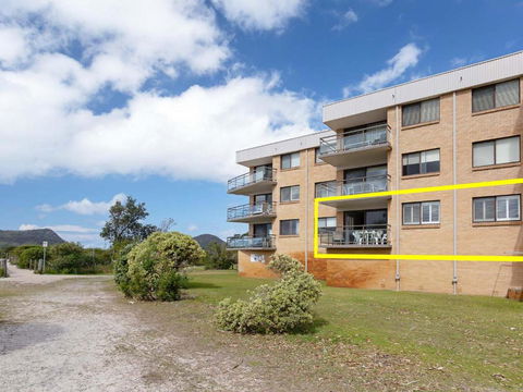 Intrepid 13 Fantastic Unit With Stunning Water Views - Sydney 4u 1