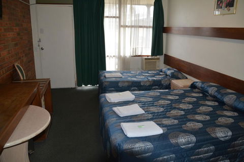 Adrian Motel - Sydney 4u 2