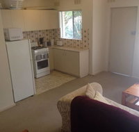 Affordable comfortable Inglewood apartmentPool - Accommodation Sydney