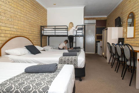 Albert Park Motor Inn - Sydney 4u 1