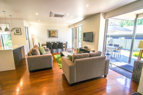 Alegria - Sydney 4u 1