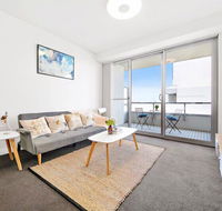 All amenities only downstairs 20 mins to CBD - Sydney 4u