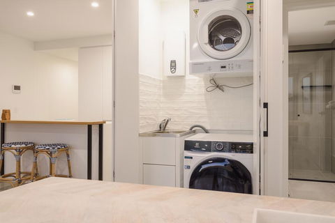 Allure Mooloolaba - Sydney 4u 1