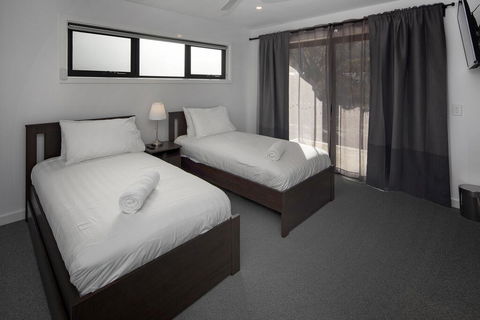 Alpine Lake Retreat - Accommodation Sydney 1