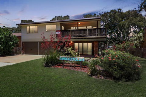 Ammaboolah At Hat Head - Sydney 4u 0