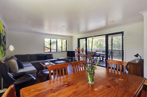 Ammaboolah At Hat Head - Sydney 4u 1