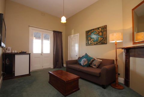 Anchorage Seafront Hotel - Sydney 4u 1