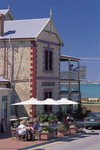 Anchorage Seafront Hotel - Sydney 4u 3