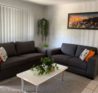 Andergrove Home with a Garden View-Wi-fi  Netflix - Accommodation Sydney