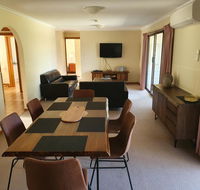 Annies Holiday Units - Sydney 4u
