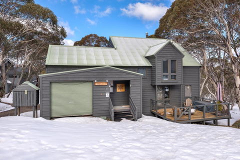 Aosta - Sydney Resort 0