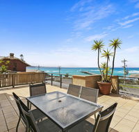 APARTMENT 12 PACIFIC APARTMENTS- Across From the Pier - Sydney 4u