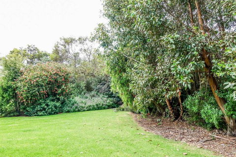 APOLLO BAY HOLIDAY HOUSE - Walk To Beach + Wifi - Accommodation Sydney 2