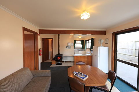 Arthur River Holiday Units - Sydney 4u 2