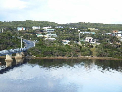 Arthur River Holiday Units - Sydney 4u 1