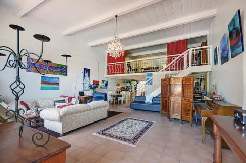 Arty Warehouse Apartment - Stroll To South Beach - Sydney 4u 2