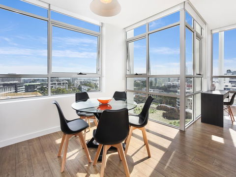 As The Sun Sets - Modern And Spacious 2BR Zetland Apartment Facing The Setting Sun - Sydney 4u 1