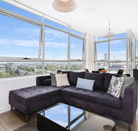 As the Sun Sets - Modern and Spacious 2BR Zetland Apartment Facing the Setting Sun - Sydney 4u