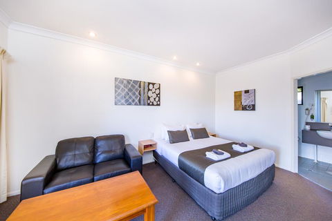Ascot Lodge Motor Inn - Sydney 4u 1