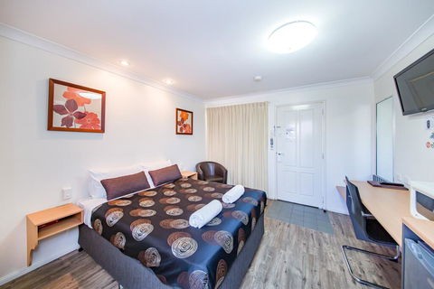 Ascot Lodge Motor Inn - Sydney 4u 3