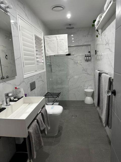 Luxury Boutique Self-Contained Private Granny Flat - Sydney 4u 2