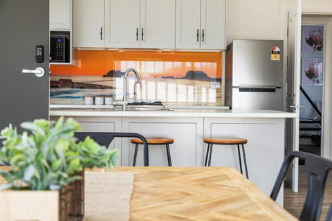 Luxury Apartments And Motel Rooms - Free Wifi - Close To Beach - Accommodation Sydney 2