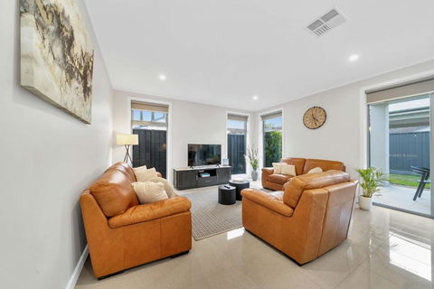 Luxury On City Fringe In Klemzig By Elegant Stays - Sydney 4u 3