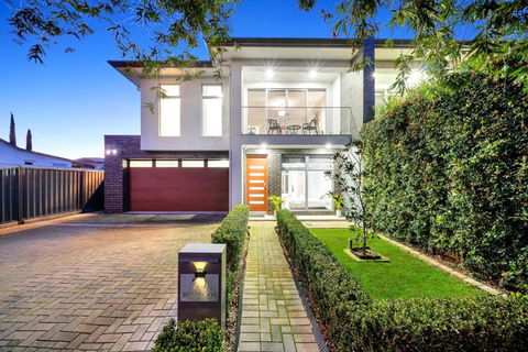 Luxury On City Fringe In Klemzig By Elegant Stays - Sydney 4u 0