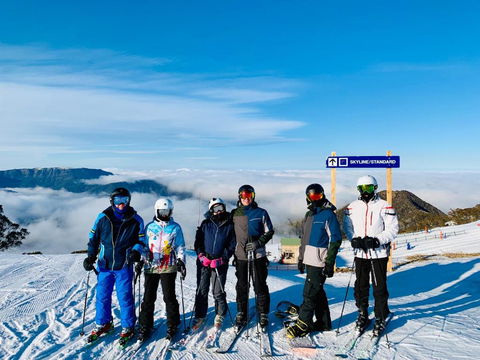 MAGNIFICENT SKIING ON MOUNT BULLER - Sydney 4u 0