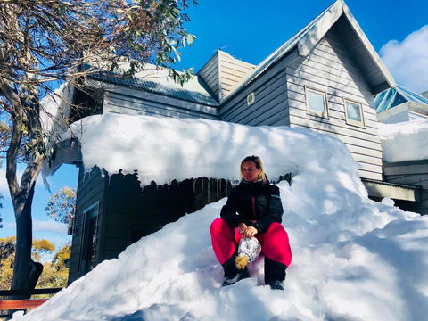 MAGNIFICENT SKIING ON MOUNT BULLER - Sydney 4u 2