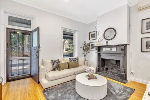 Main Street Terrace - An Elegant Urban Escape - Sydney 4u 2