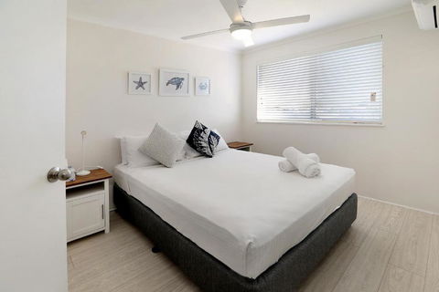 MAINSAIL8- MOOLOOLABA BEACH - Sydney 4u 1