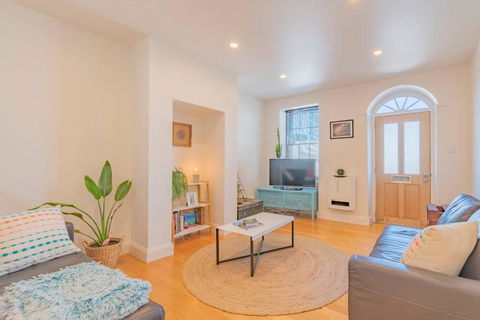 MELVINGTON BOUTIQUE APARTMENT IN HOBART CBD O - Sydney 4u 0