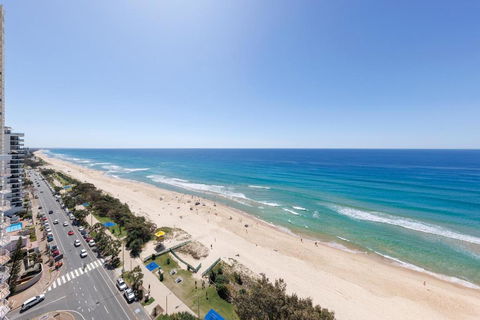 Meriton Suites Surfers Paradise - Accommodation Sydney 3