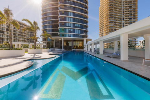 Meriton Suites Surfers Paradise - Accommodation Sydney 1