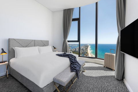 Meriton Suites Surfers Paradise - Accommodation Sydney 0