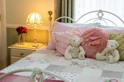Milford Country Cottages - Sydney 4u 1