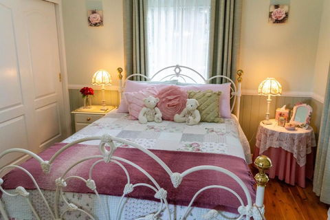 Milford Country Cottages - Sydney 4u 2