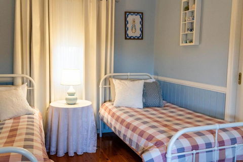 Milford Country Cottages - Sydney 4u 3