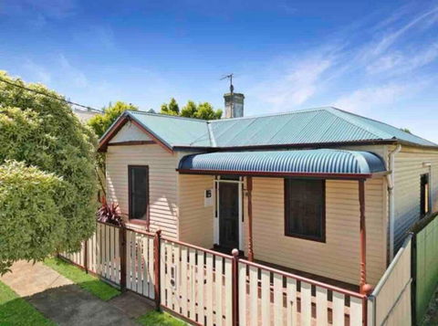 Milton House, Hamilton - Sydney 4u 0