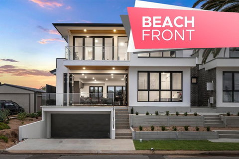 Moana Sands - Luxury Beachfront - Accommodation Sydney 0