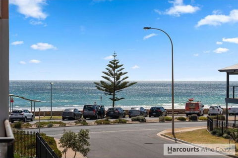 Moana Seaside Retreat - 2 Bedroom, Spa , Living Area & Pet Friendly - Sydney 4u 0