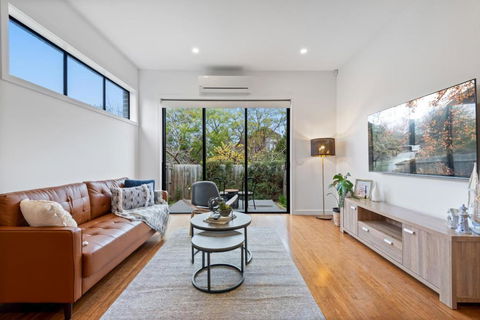 Modern 2-Bed Home In Brunswick With Courtyard - Sydney 4u 0
