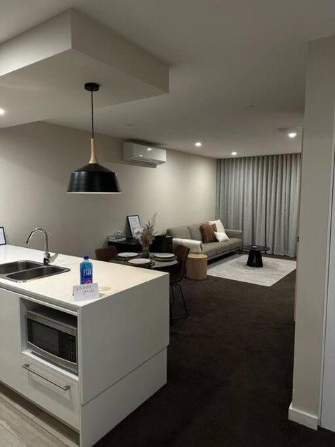 Modern Griffith Apartment - Sydney Resort 1