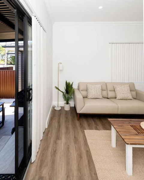 Modern Home In The Heart Of Bankstown - Sydney 4u 0