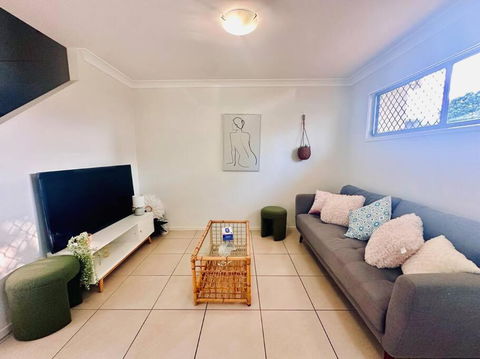 Modern Homely Townhouse With Pool Access & Free WIFI - Sydney 4u 3