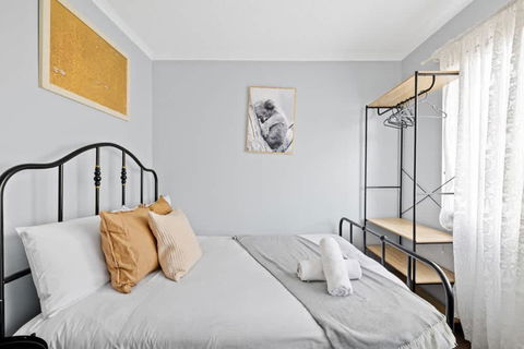 Modern Private Double Room - Central Spot At Liverpool - Shared Bathroom - Sydney 4u 2