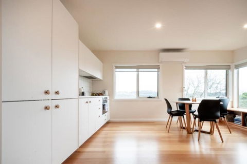 Modern Self Contained Unit Views Parking And WiFi - Sydney Resort 0